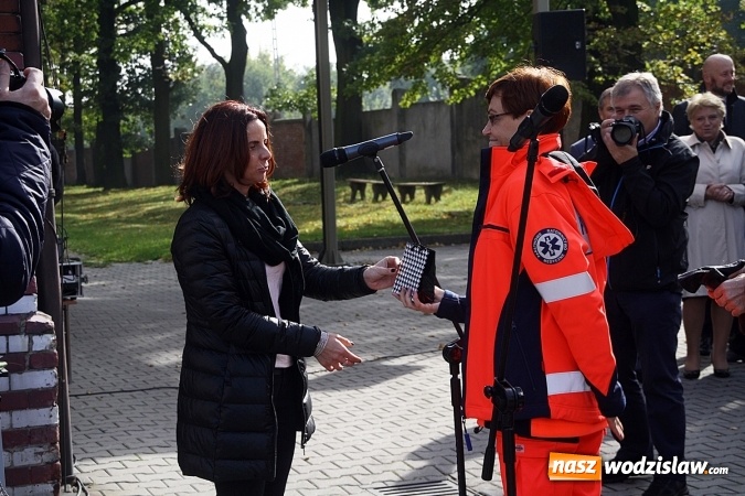 Zdjęcie w galerii na portalu naszwodzislaw.com: Szpitale w powiecie mają nowe karetki. Do zakupu dołożyło się czternaście samorządów  wiadomości z regionu