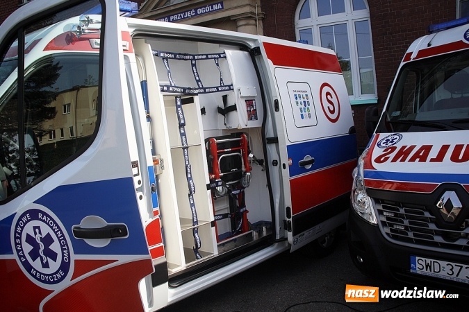 Zdjęcie w galerii na portalu naszwodzislaw.com: Szpitale w powiecie mają nowe karetki. Do zakupu dołożyło się czternaście samorządów  wiadomości z regionu