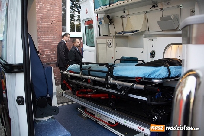 Zdjęcie w galerii na portalu naszwodzislaw.com: Szpitale w powiecie mają nowe karetki. Do zakupu dołożyło się czternaście samorządów  wiadomości z regionu
