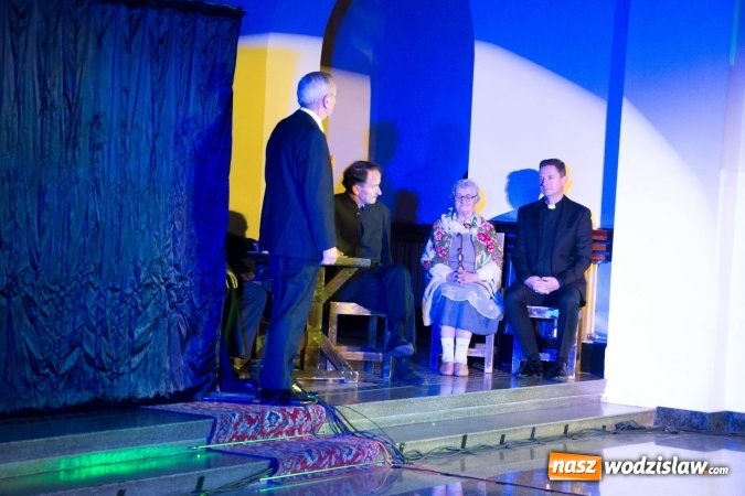 Zdjęcie w galerii na portalu naszwodzislaw.com: Spektakl wg dramatu Karola Wojtyły został wystawiony w Wodzisławiu Śląskim  wiadomości z regionu