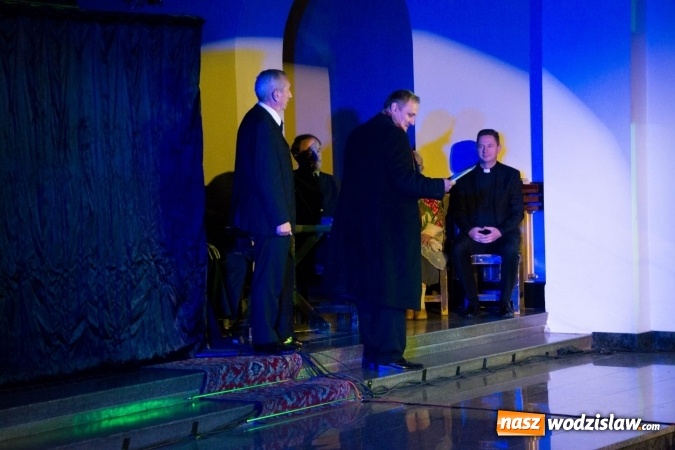 Zdjęcie w galerii na portalu naszwodzislaw.com: Spektakl wg dramatu Karola Wojtyły został wystawiony w Wodzisławiu Śląskim  wiadomości z regionu