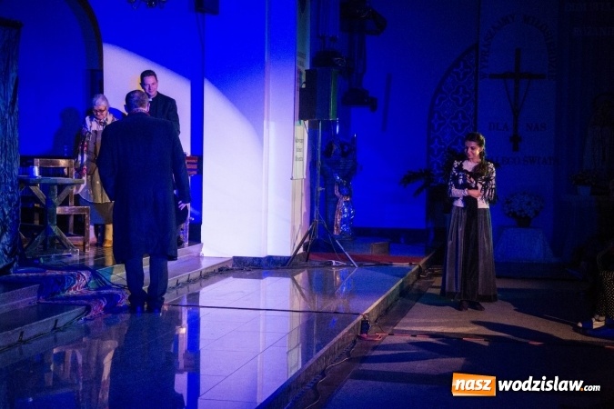 Zdjęcie w galerii na portalu naszwodzislaw.com: Spektakl wg dramatu Karola Wojtyły został wystawiony w Wodzisławiu Śląskim  wiadomości z regionu