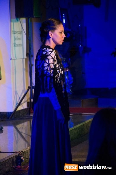 Zdjęcie w galerii na portalu naszwodzislaw.com: Spektakl wg dramatu Karola Wojtyły został wystawiony w Wodzisławiu Śląskim  wiadomości z regionu