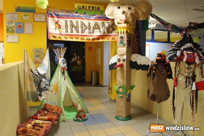 Zdjęcie w galerii na portalu naszwodzislaw.com: Wizyta Indian w rydułtowskim przedszkolu. Rozpoczęto realizację innowacji pedagogicznej z zakresu edukacji globalnej  wiadomości z regionu
