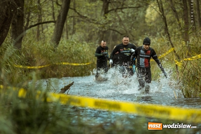 Zdjęcie w galerii na portalu naszwodzislaw.com: Czasem słońce, czasem deszcz czyli Runmageddon Silesia na Pustyni Błędowskiej wiadomości z regionu