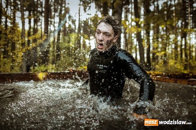 Zdjęcie w galerii na portalu naszwodzislaw.com: Czasem słońce, czasem deszcz czyli Runmageddon Silesia na Pustyni Błędowskiej wiadomości z regionu