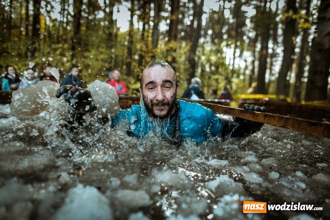 Zdjęcie w galerii na portalu naszwodzislaw.com: Czasem słońce, czasem deszcz czyli Runmageddon Silesia na Pustyni Błędowskiej wiadomości z regionu