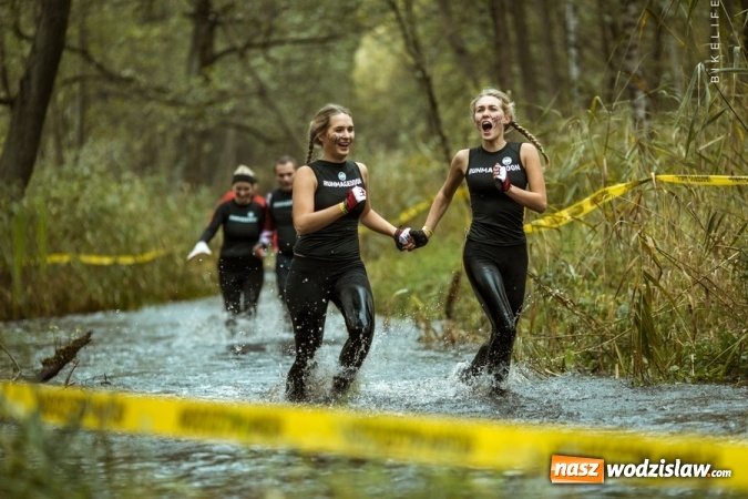 Zdjęcie w galerii na portalu naszwodzislaw.com: Czasem słońce, czasem deszcz czyli Runmageddon Silesia na Pustyni Błędowskiej wiadomości z regionu