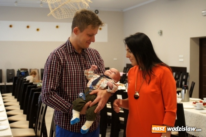 Zdjęcie w galerii na portalu naszwodzislaw.com: Mszana: Najmłodsi mieszkańcy po raz kolejny z maskotkami  wiadomości z regionu