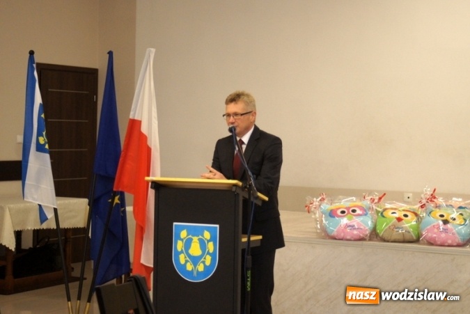 Zdjęcie w galerii na portalu naszwodzislaw.com: Mszana: Najmłodsi mieszkańcy po raz kolejny z maskotkami  wiadomości z regionu