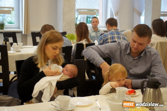 Zdjęcie w galerii na portalu naszwodzislaw.com: Mszana: Najmłodsi mieszkańcy po raz kolejny z maskotkami  wiadomości z regionu