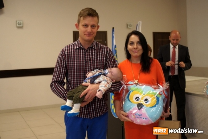 Zdjęcie w galerii na portalu naszwodzislaw.com: Mszana: Najmłodsi mieszkańcy po raz kolejny z maskotkami  wiadomości z regionu