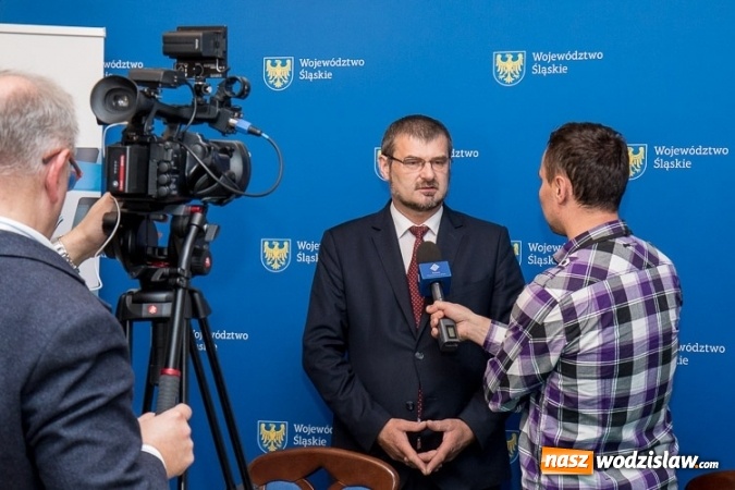 Zdjęcie w galerii na portalu naszwodzislaw.com: Podpisano umowę na dostawę nowoczesnych pociągów. Prawdopodobnie ta liczba w przyszłości może się zwiększyć  wiadomości z regionu