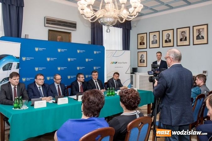 Zdjęcie w galerii na portalu naszwodzislaw.com: Podpisano umowę na dostawę nowoczesnych pociągów. Prawdopodobnie ta liczba w przyszłości może się zwiększyć  wiadomości z regionu