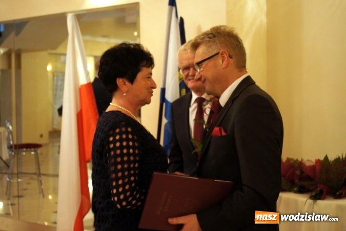 Zdjęcie w galerii na portalu naszwodzislaw.com: Mszana: Gala Edukacji - podziękowania dla pracowników gminnej oświaty  wiadomości z regionu