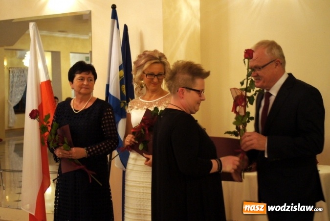 Zdjęcie w galerii na portalu naszwodzislaw.com: Mszana: Gala Edukacji - podziękowania dla pracowników gminnej oświaty  wiadomości z regionu