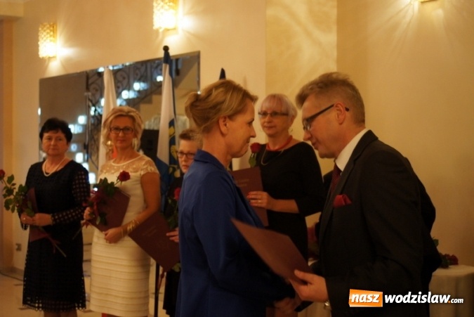 Zdjęcie w galerii na portalu naszwodzislaw.com: Mszana: Gala Edukacji - podziękowania dla pracowników gminnej oświaty  wiadomości z regionu
