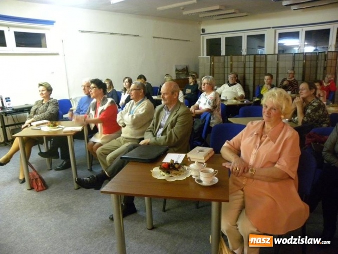 Zdjęcie w galerii na portalu naszwodzislaw.com: Anna Dziewit-Meller gościła w wodzisławskiej bibliotece wiadomości z regionu