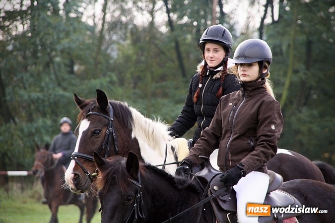 Zdjęcie w galerii na portalu naszwodzislaw.com: Hubertus w Krostoszowicach. Jeźdźcy obchodzili swoje święto wiadomości z regionu