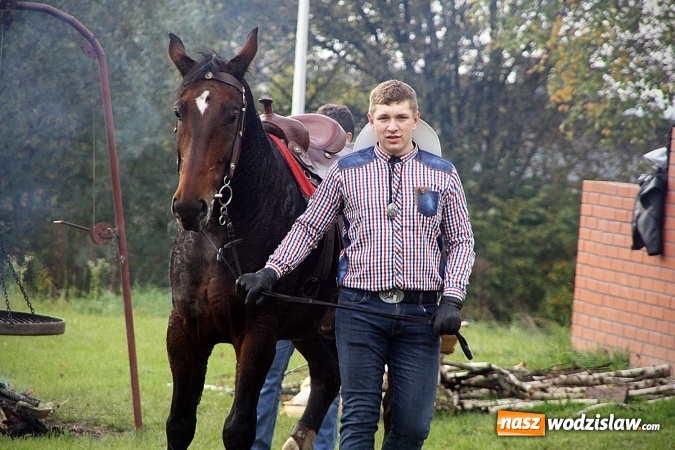 Zdjęcie w galerii na portalu naszwodzislaw.com: Hubertus w Krostoszowicach. Jeźdźcy obchodzili swoje święto wiadomości z regionu