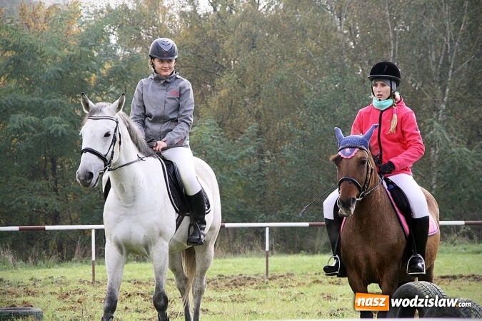 Zdjęcie w galerii na portalu naszwodzislaw.com: Hubertus w Krostoszowicach. Jeźdźcy obchodzili swoje święto wiadomości z regionu