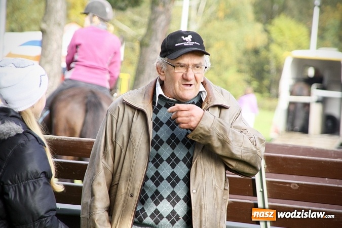 Zdjęcie w galerii na portalu naszwodzislaw.com: Hubertus w Krostoszowicach. Jeźdźcy obchodzili swoje święto wiadomości z regionu