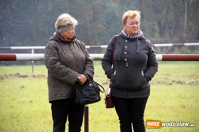 Zdjęcie w galerii na portalu naszwodzislaw.com: Hubertus w Krostoszowicach. Jeźdźcy obchodzili swoje święto wiadomości z regionu