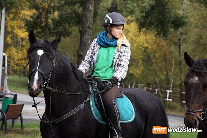 Zdjęcie w galerii na portalu naszwodzislaw.com: Hubertus w Krostoszowicach. Jeźdźcy obchodzili swoje święto wiadomości z regionu