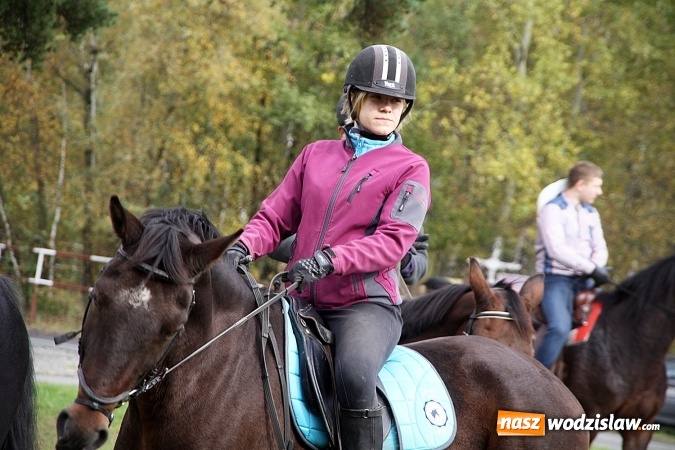 Zdjęcie w galerii na portalu naszwodzislaw.com: Hubertus w Krostoszowicach. Jeźdźcy obchodzili swoje święto wiadomości z regionu