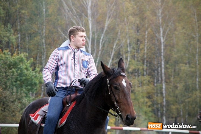 Zdjęcie w galerii na portalu naszwodzislaw.com: Hubertus w Krostoszowicach. Jeźdźcy obchodzili swoje święto wiadomości z regionu