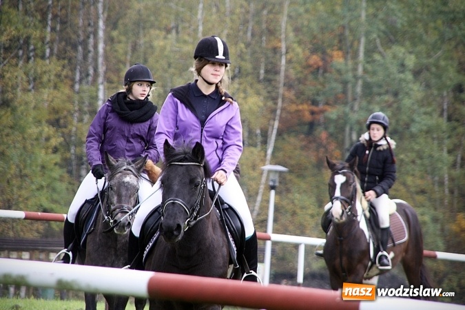 Zdjęcie w galerii na portalu naszwodzislaw.com: Hubertus w Krostoszowicach. Jeźdźcy obchodzili swoje święto wiadomości z regionu
