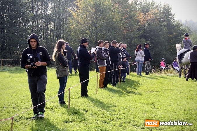 Zdjęcie w galerii na portalu naszwodzislaw.com: Hubertus w Krostoszowicach. Jeźdźcy obchodzili swoje święto wiadomości z regionu
