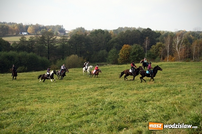 Zdjęcie w galerii na portalu naszwodzislaw.com: Hubertus w Krostoszowicach. Jeźdźcy obchodzili swoje święto wiadomości z regionu