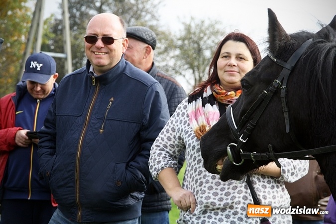 Zdjęcie w galerii na portalu naszwodzislaw.com: Hubertus w Krostoszowicach. Jeźdźcy obchodzili swoje święto wiadomości z regionu