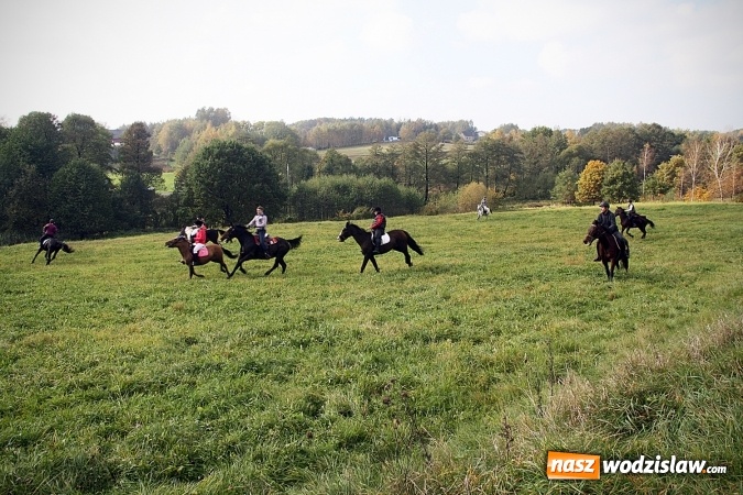 Zdjęcie w galerii na portalu naszwodzislaw.com: Hubertus w Krostoszowicach. Jeźdźcy obchodzili swoje święto wiadomości z regionu