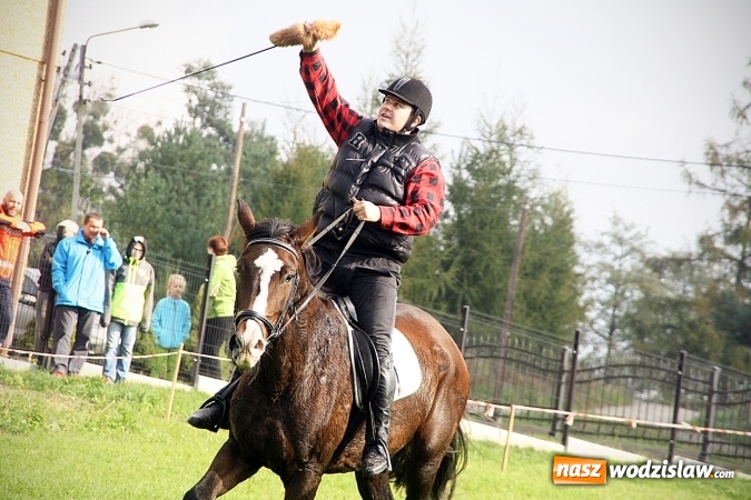 Zdjęcie w galerii na portalu naszwodzislaw.com: Hubertus w Krostoszowicach. Jeźdźcy obchodzili swoje święto wiadomości z regionu