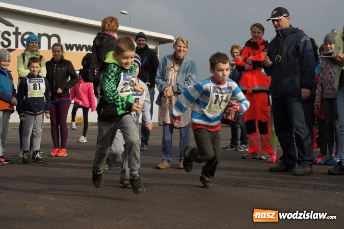 Zdjęcie w galerii na portalu naszwodzislaw.com: Ponad setka dzieci wystartowała w Gminnym Biegu Ulicznym w Mszanie wiadomości z regionu
