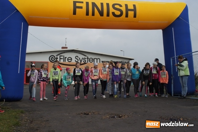 Zdjęcie w galerii na portalu naszwodzislaw.com: Ponad setka dzieci wystartowała w Gminnym Biegu Ulicznym w Mszanie wiadomości z regionu