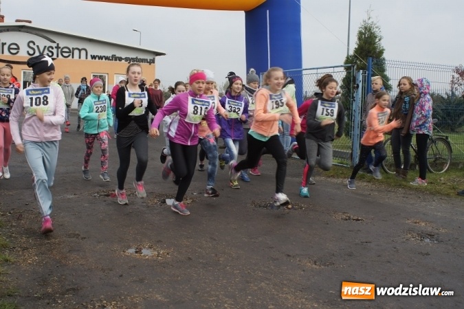 Zdjęcie w galerii na portalu naszwodzislaw.com: Ponad setka dzieci wystartowała w Gminnym Biegu Ulicznym w Mszanie wiadomości z regionu