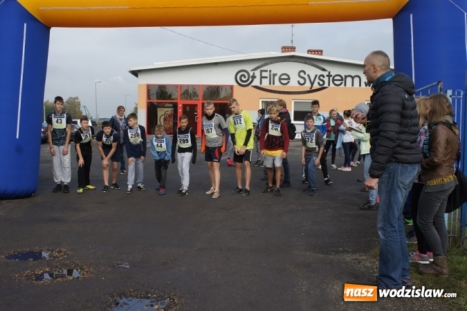 Zdjęcie w galerii na portalu naszwodzislaw.com: Ponad setka dzieci wystartowała w Gminnym Biegu Ulicznym w Mszanie wiadomości z regionu