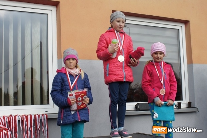 Zdjęcie w galerii na portalu naszwodzislaw.com: Ponad setka dzieci wystartowała w Gminnym Biegu Ulicznym w Mszanie wiadomości z regionu