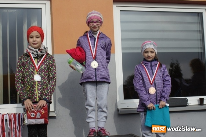 Zdjęcie w galerii na portalu naszwodzislaw.com: Ponad setka dzieci wystartowała w Gminnym Biegu Ulicznym w Mszanie wiadomości z regionu