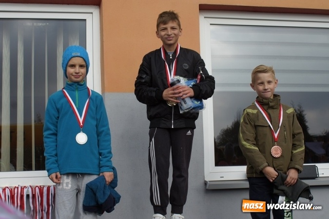 Zdjęcie w galerii na portalu naszwodzislaw.com: Ponad setka dzieci wystartowała w Gminnym Biegu Ulicznym w Mszanie wiadomości z regionu