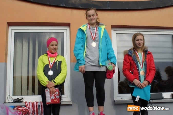 Zdjęcie w galerii na portalu naszwodzislaw.com: Ponad setka dzieci wystartowała w Gminnym Biegu Ulicznym w Mszanie wiadomości z regionu