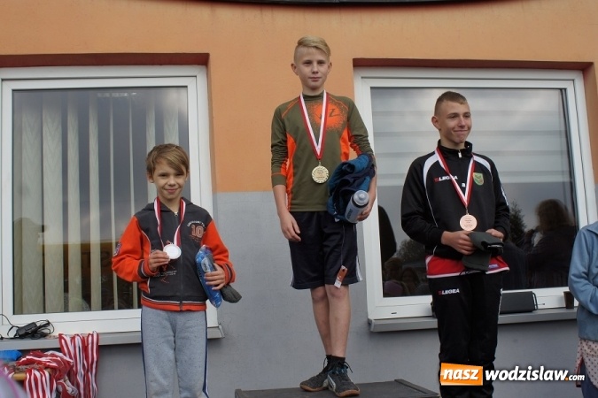 Zdjęcie w galerii na portalu naszwodzislaw.com: Ponad setka dzieci wystartowała w Gminnym Biegu Ulicznym w Mszanie wiadomości z regionu