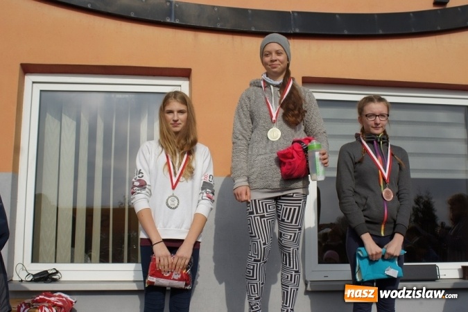 Zdjęcie w galerii na portalu naszwodzislaw.com: Ponad setka dzieci wystartowała w Gminnym Biegu Ulicznym w Mszanie wiadomości z regionu