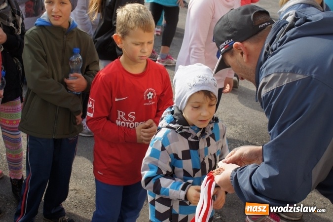 Zdjęcie w galerii na portalu naszwodzislaw.com: Ponad setka dzieci wystartowała w Gminnym Biegu Ulicznym w Mszanie wiadomości z regionu