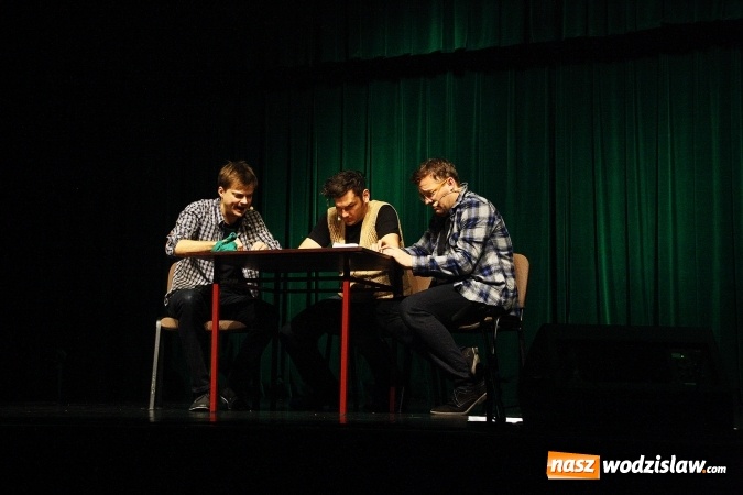 Zdjęcie w galerii na portalu naszwodzislaw.com: Kabaret Smile na scenie Rydułtowskiego Centrum Kultury wiadomości z regionu