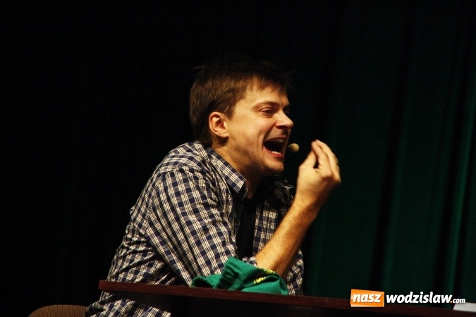 Zdjęcie w galerii na portalu naszwodzislaw.com: Kabaret Smile na scenie Rydułtowskiego Centrum Kultury wiadomości z regionu