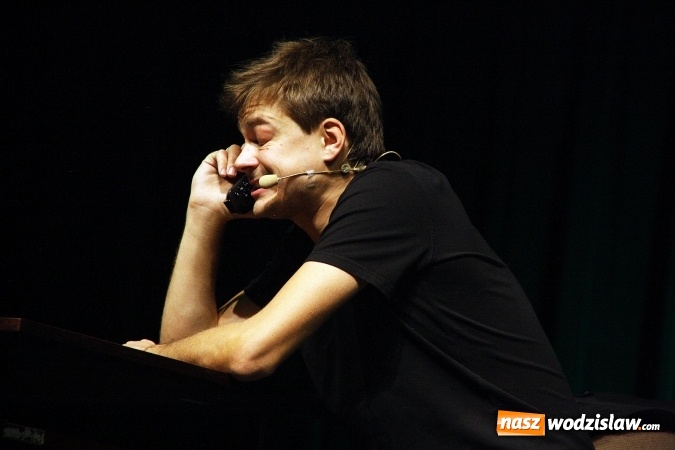 Zdjęcie w galerii na portalu naszwodzislaw.com: Kabaret Smile na scenie Rydułtowskiego Centrum Kultury wiadomości z regionu